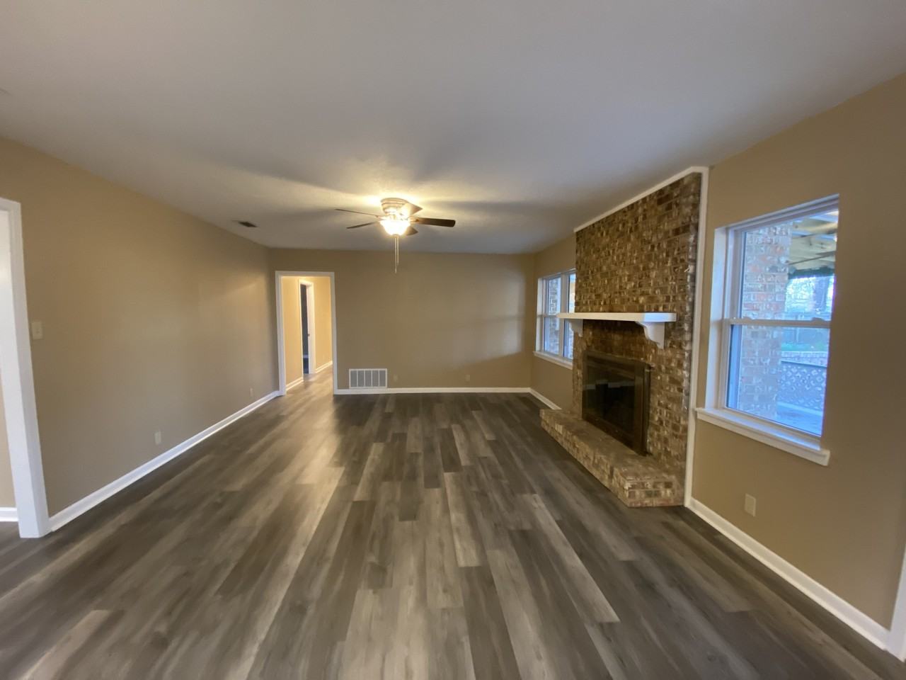 2 Knightsbridge Pl #1 - Photo 5 of 30