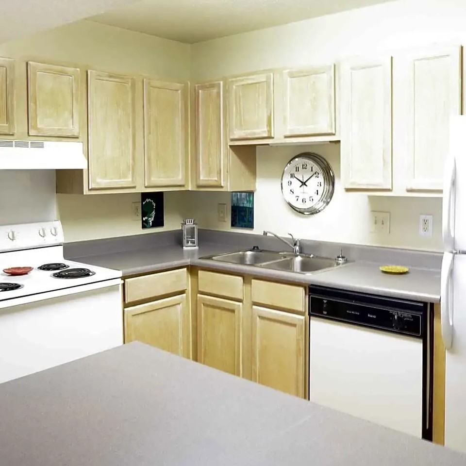 East Forest Park - Photo 4 of 38