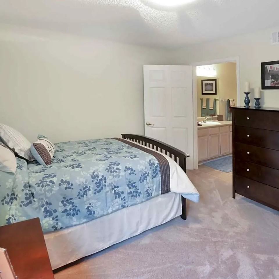 East Forest Park - Photo 7 of 40