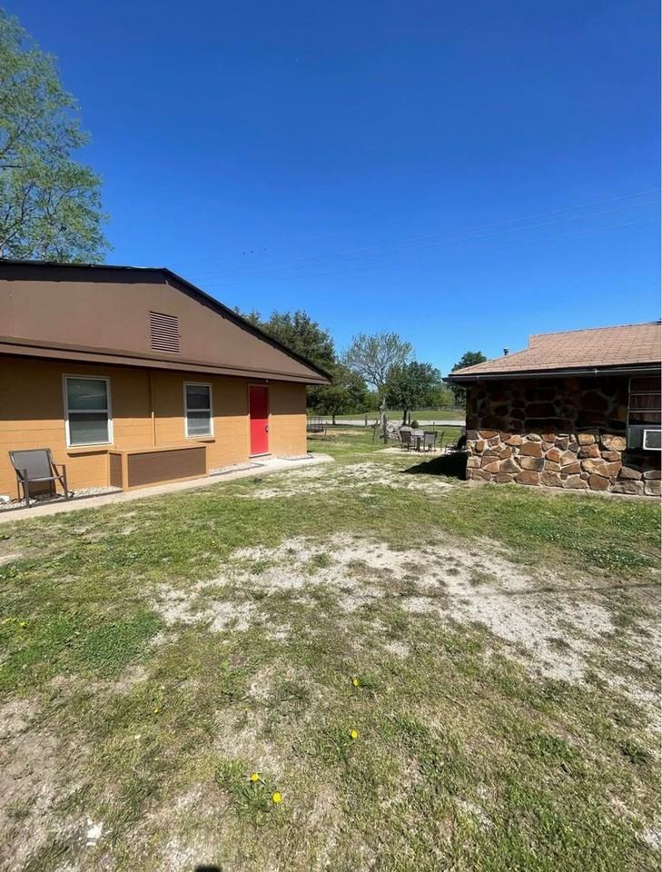 135Choc (Choctaw Apts) - Photo 3 of 21