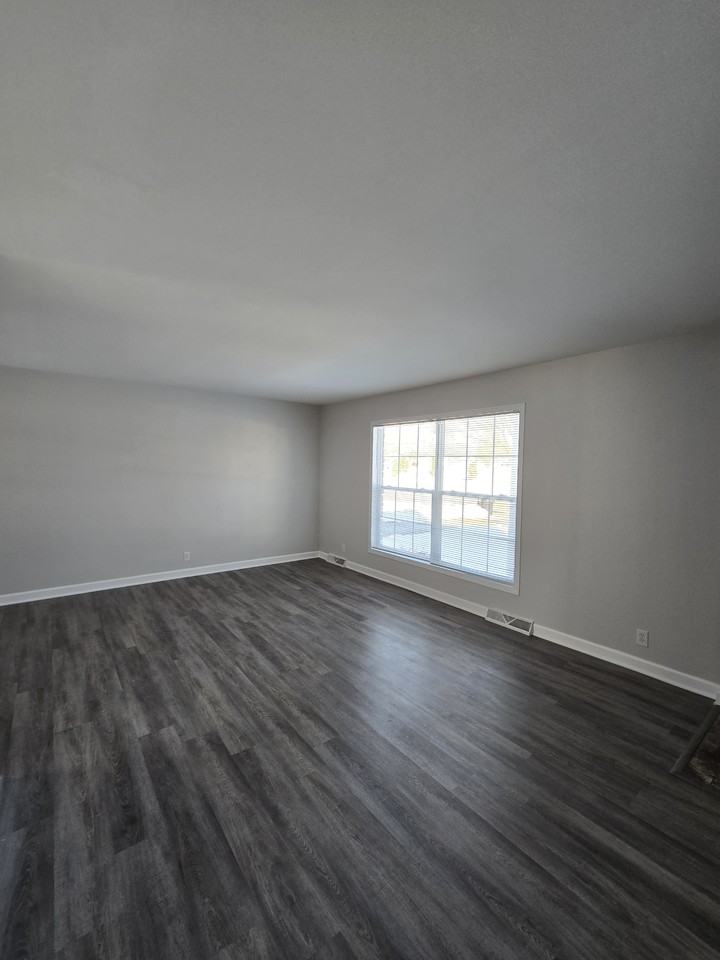 5839 S Illinois Ave #5839 - Photo 3 of 12