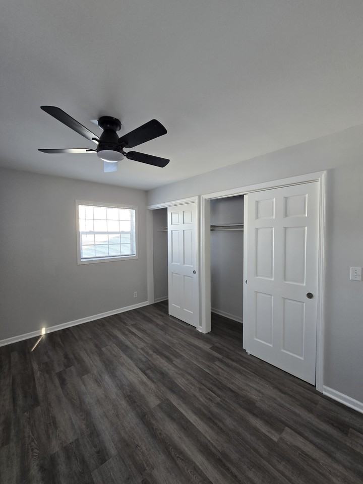 5839 S Illinois Ave #5839 - Photo 6 of 12