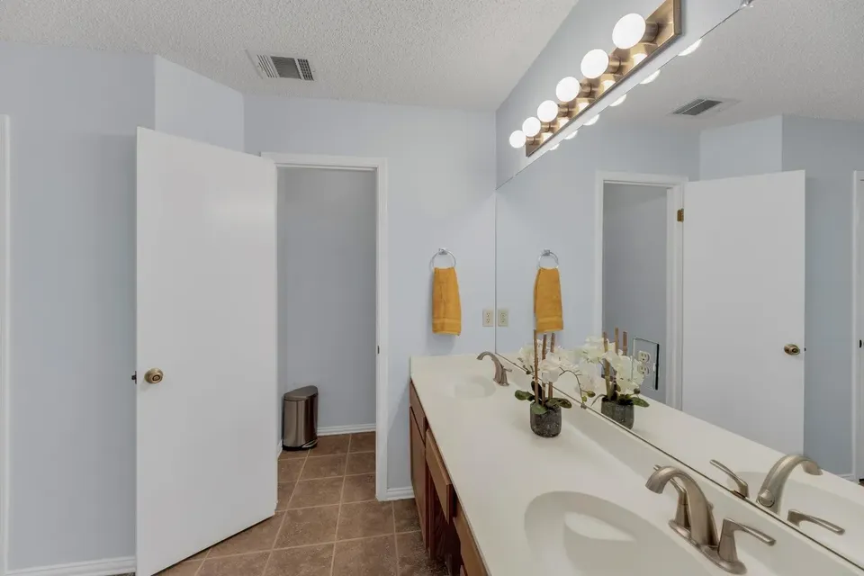 16914 Dorman Dr #NA - Photo 3 of 35