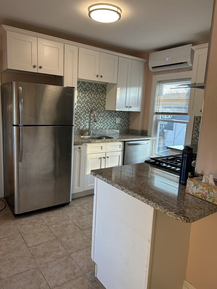 8 Cleveland St #2 - Photo 3 of 10