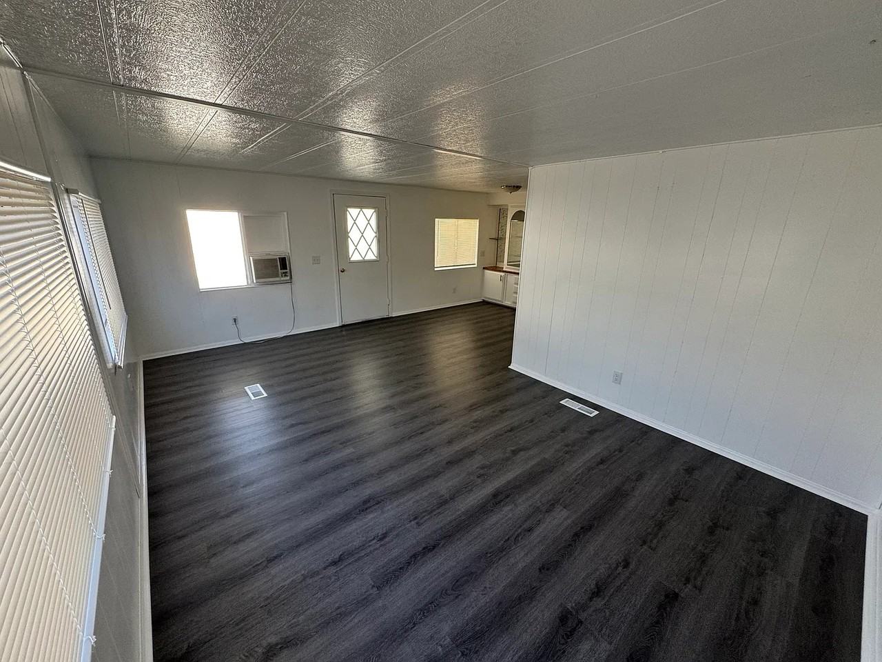 41 Crooks St #NA - Photo 4 of 12