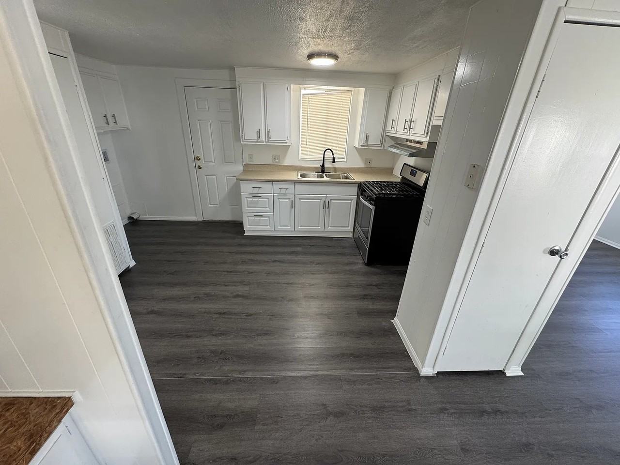 41 Crooks St #NA - Photo 7 of 12