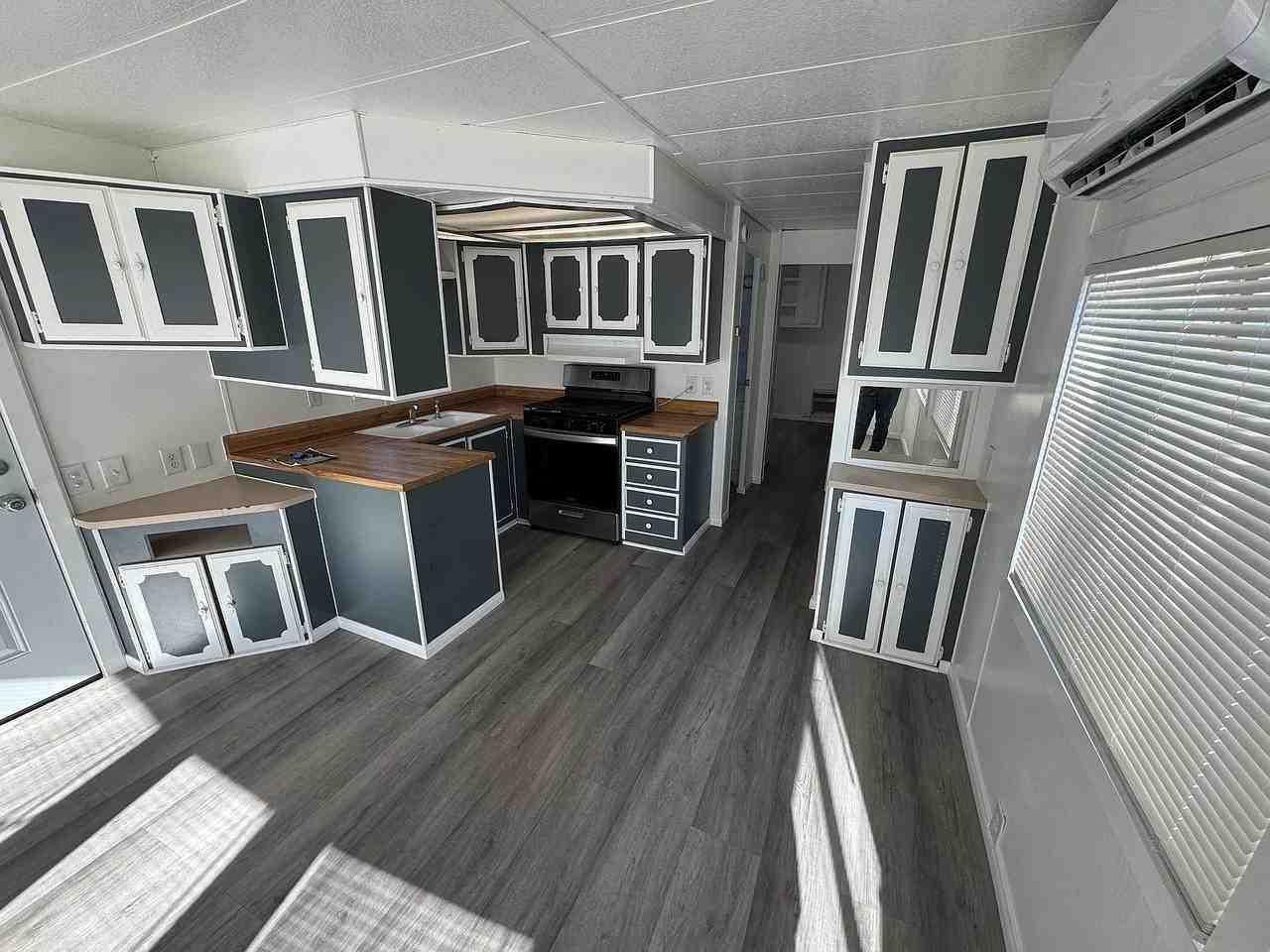 64 Sylvia St #NA - Photo 2 of 9