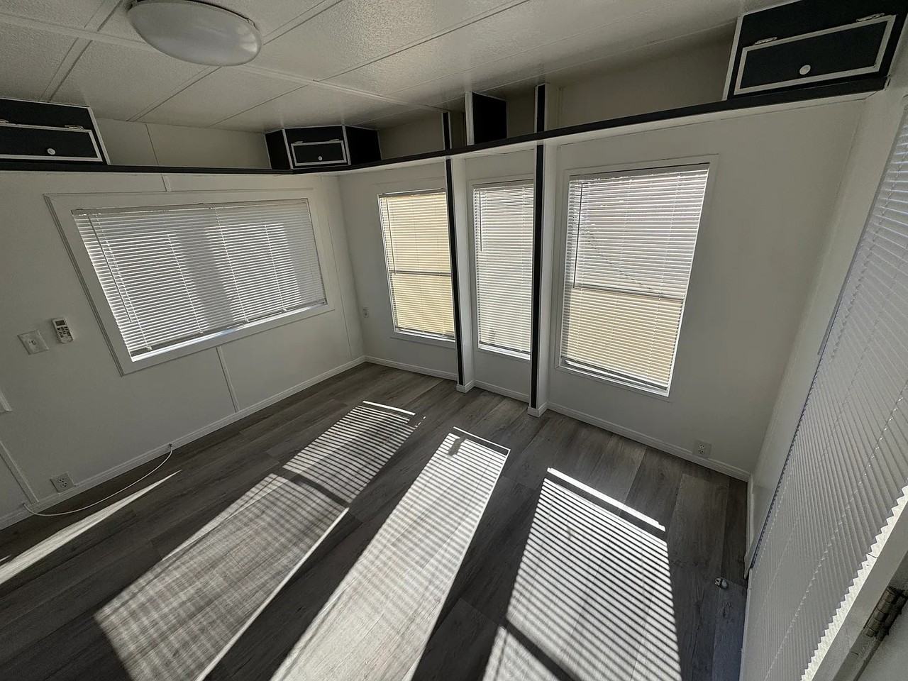 64 Sylvia St #NA - Photo 3 of 9