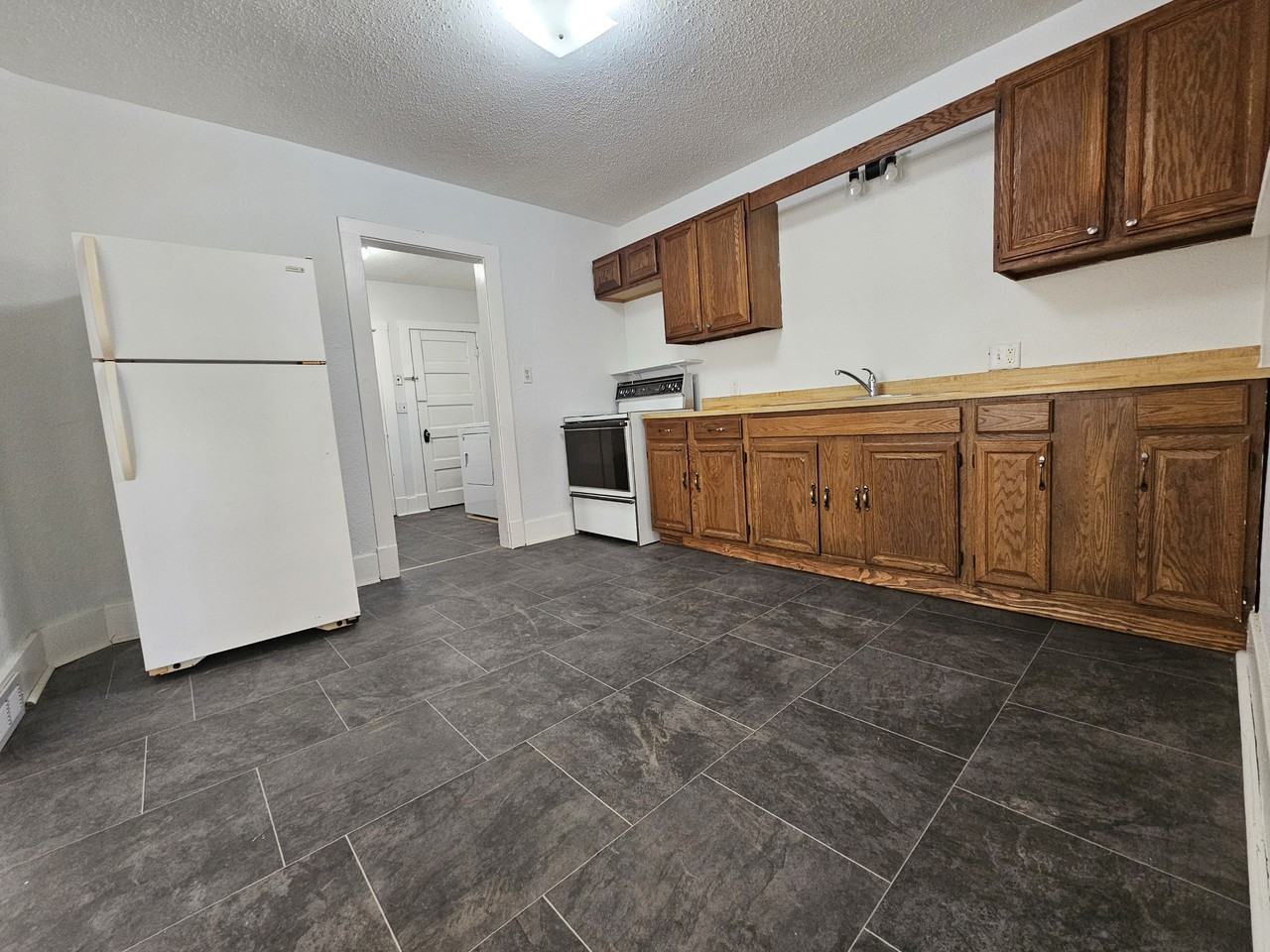 515 E 11th St #NA - Photo 4 of 11