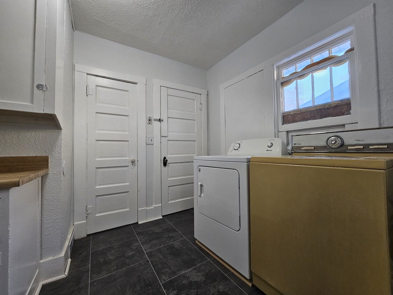 515 E 11th St #NA - Photo 6 of 11