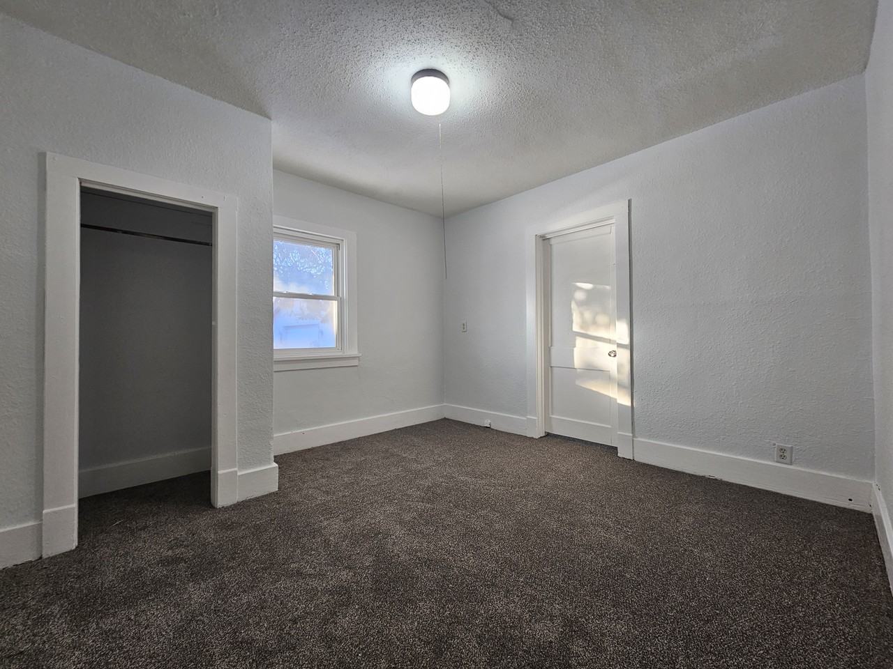 515 E 11th St #NA - Photo 7 of 11