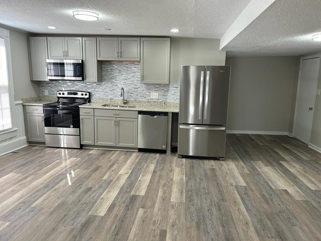 910 N Main St #A - Photo 3 of 11