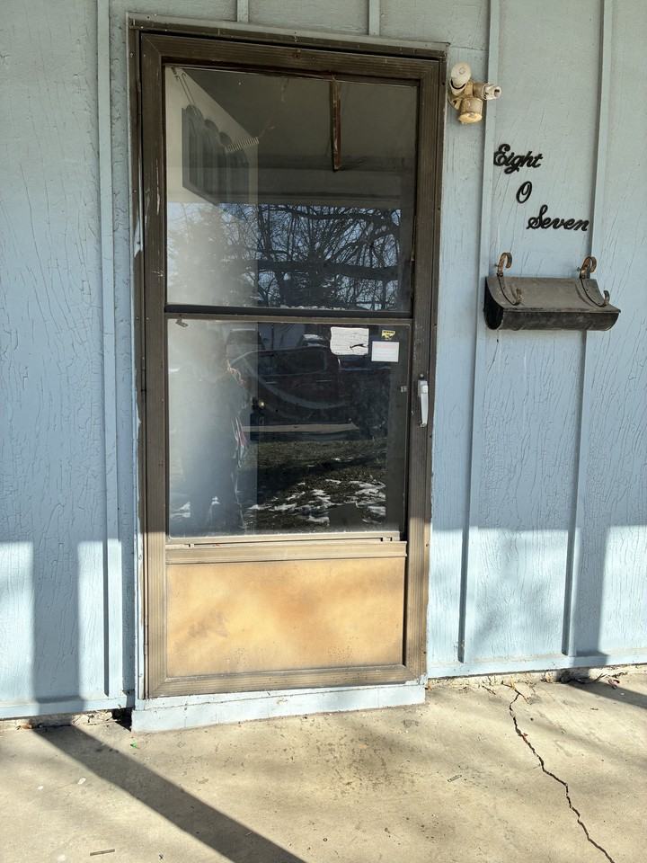 807 Saint Thomas Ln #NA - Photo 3 of 3