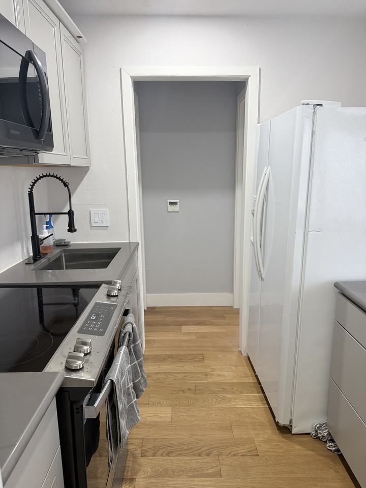 9 Arlington Dr #B - Photo 2 of 10