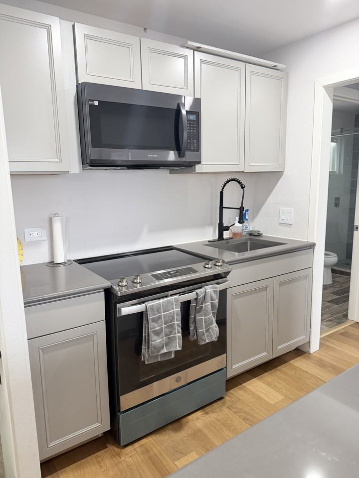 9 Arlington Dr #B - Photo 5 of 10