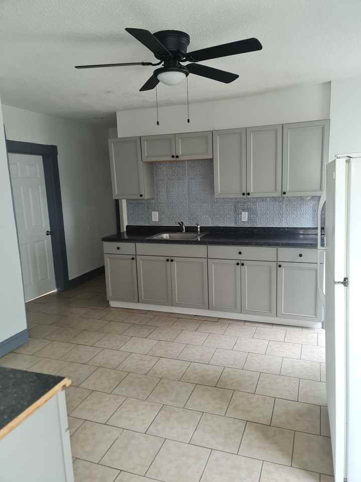 83 Lounsbury Ave #3 - Photo 6 of 7