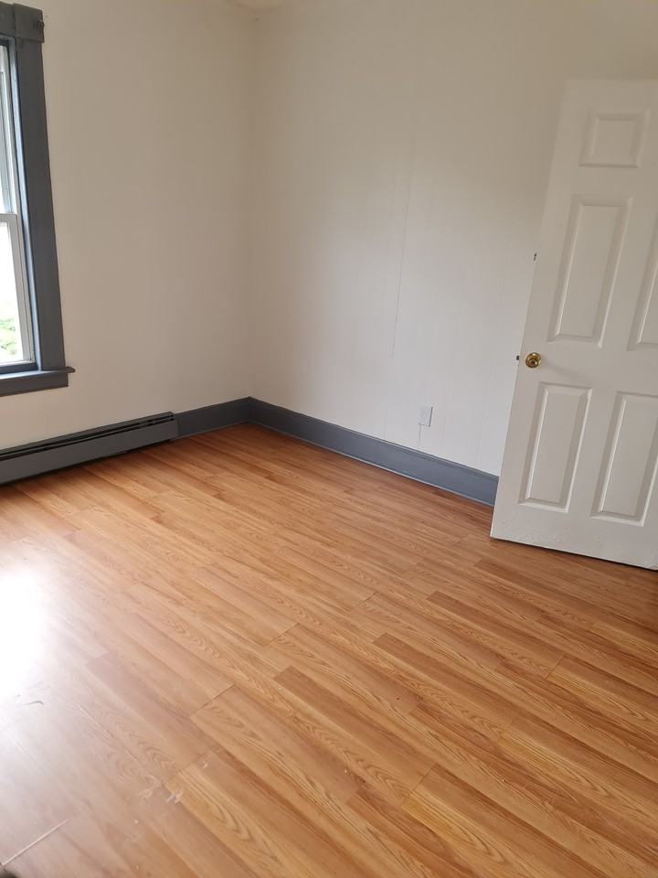 83 Lounsbury Ave #3 - Photo 5 of 7