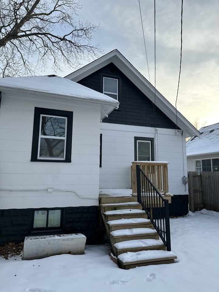 1607 Howard St #NA - Photo 3 of 22