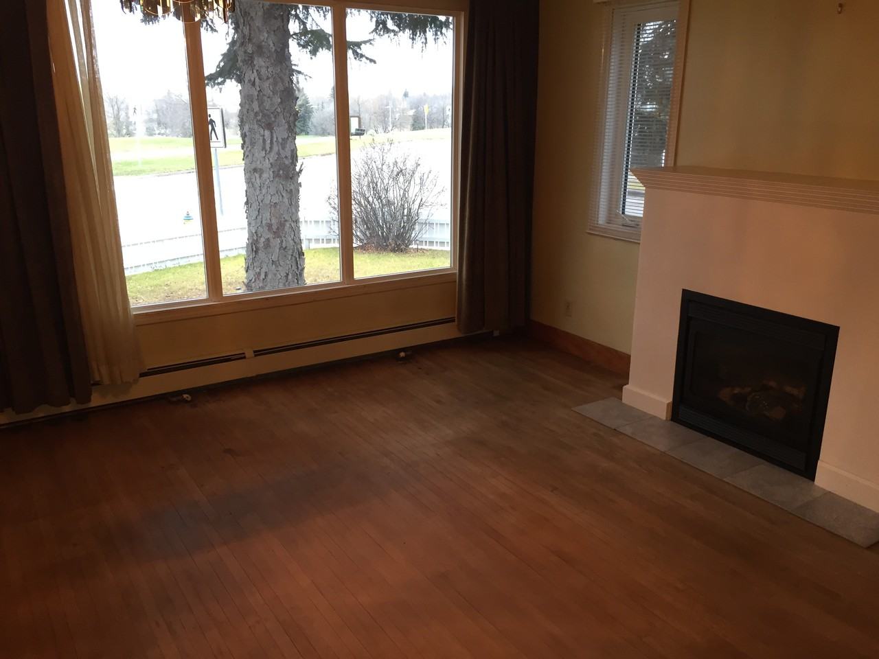 432 Spadina Crescent West - Photo 2 of 10