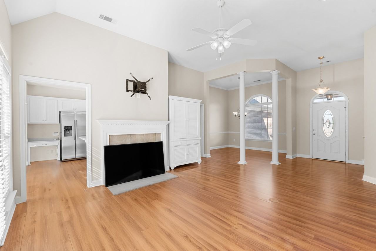 1811 Old Carriage Trl #1 - Photo 2 of 16