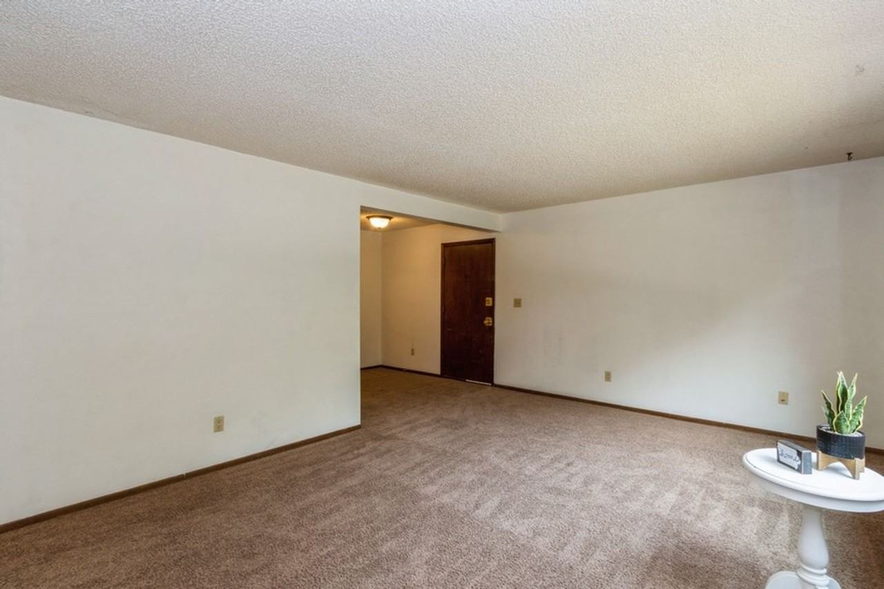 415 Woodside Drive - Photo 6 of 13