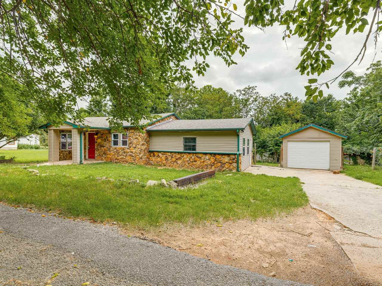 817 S Park Ave #1 - Photo 2 of 40