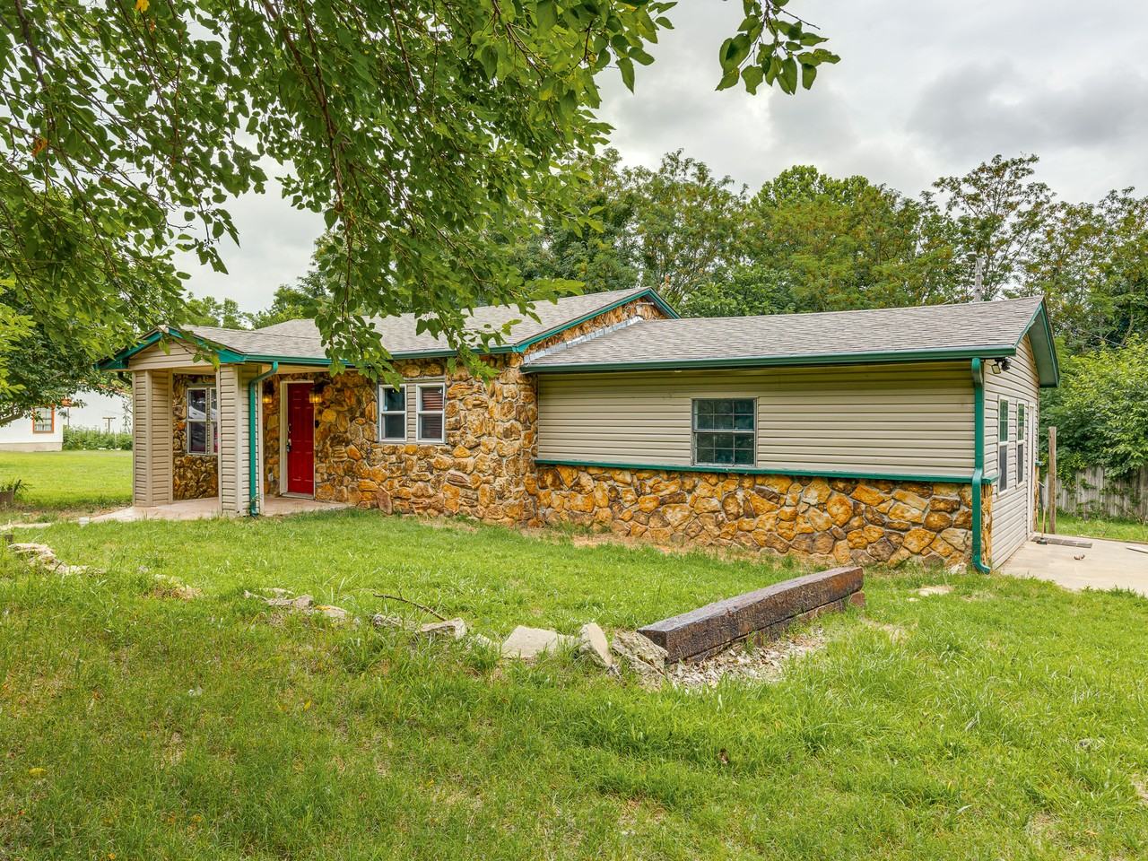 817 S Park Ave #1 - Photo 3 of 40