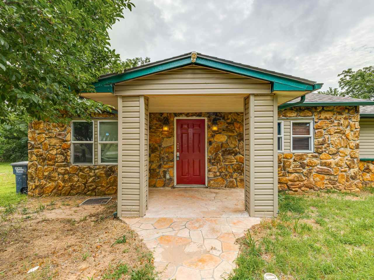 817 S Park Ave #1 - Photo 5 of 40