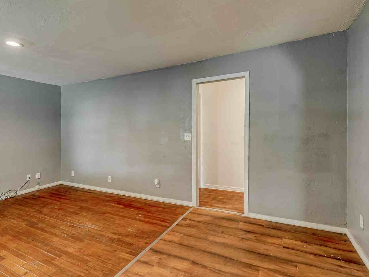 817 S Park Ave #1 - Photo 7 of 40