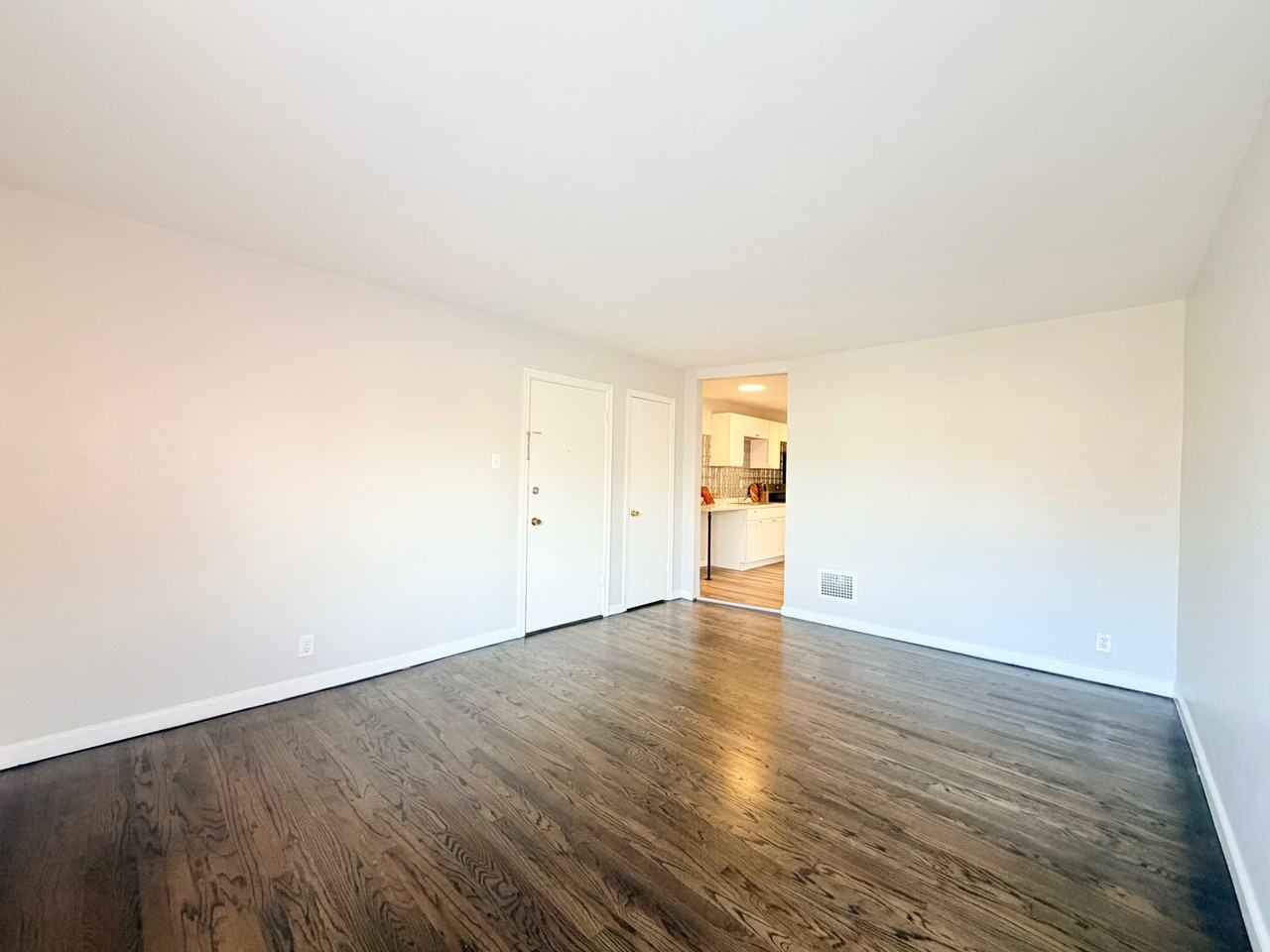 5514 Chippewa Street #2W - Photo 4 of 9