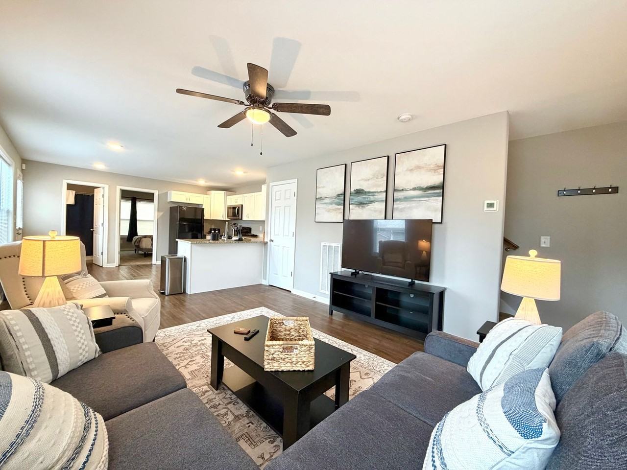 925 Woody Hills Dr - Photo 4 of 30