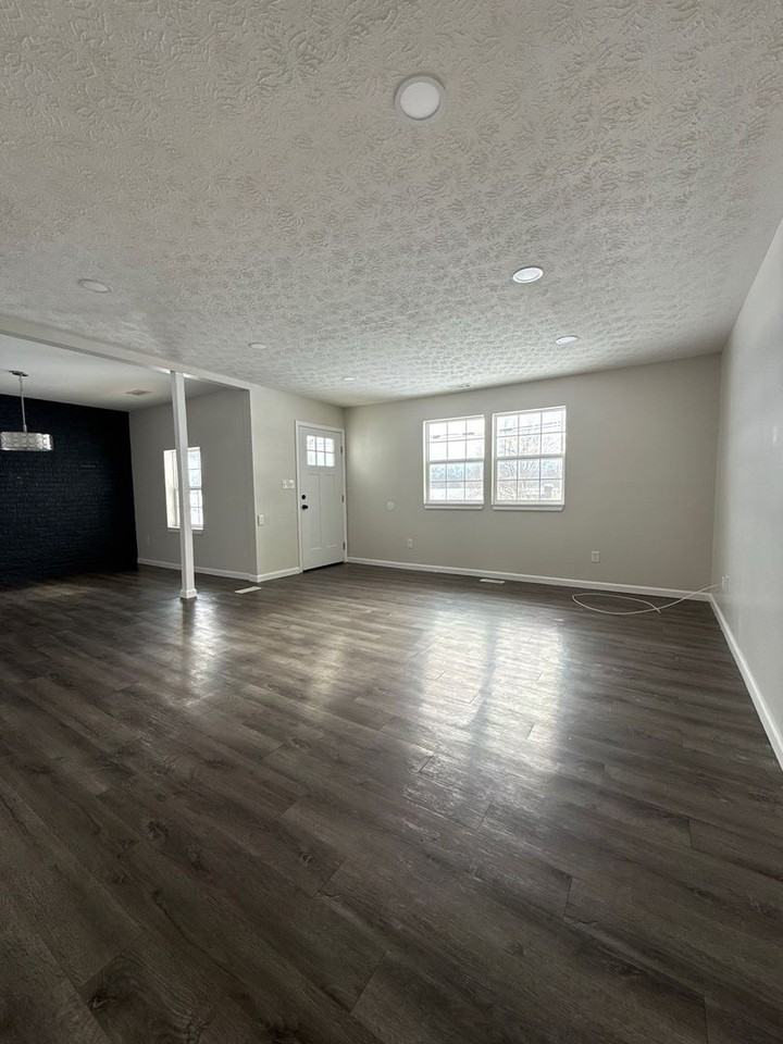 2480 Pickaway St - Photo 2 of 14