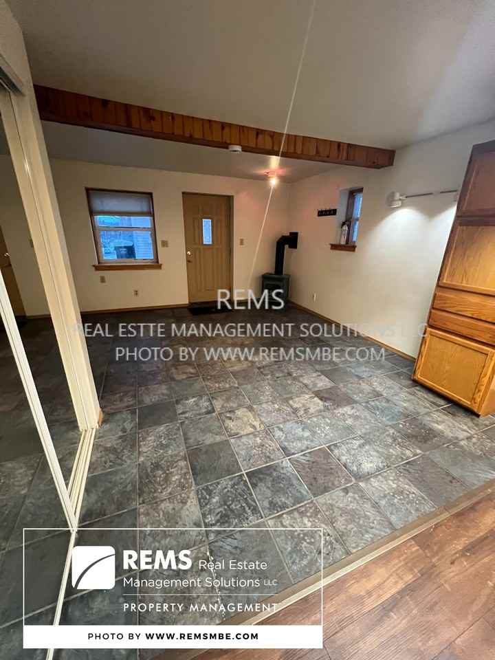 602 1/2 10th Ave Lowr - Photo 3 of 7