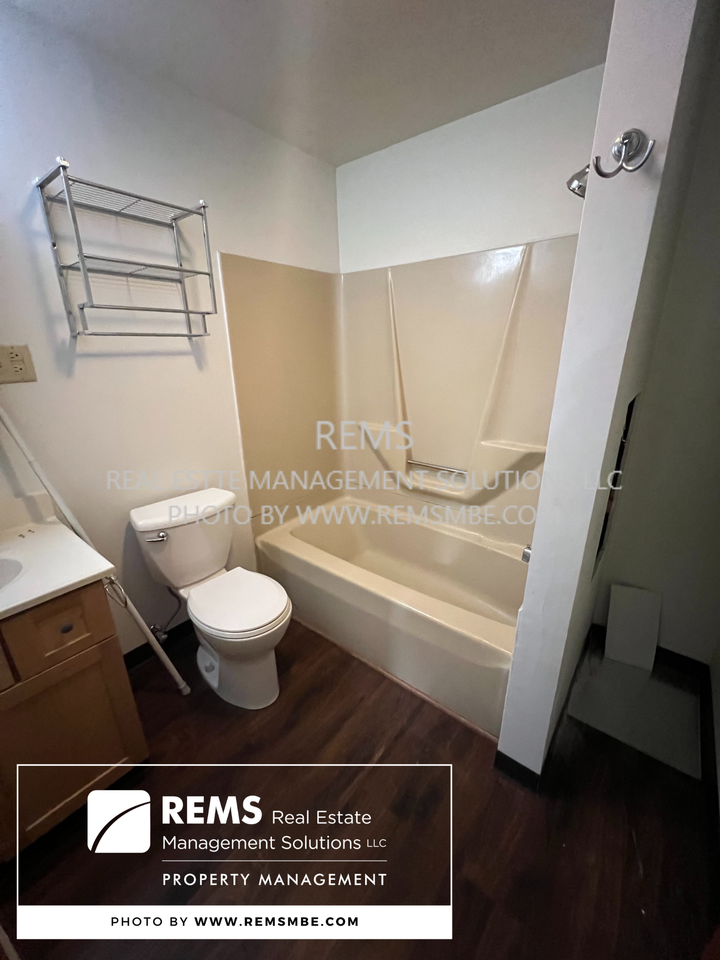 602 1/2 10th Ave Lowr - Photo 4 of 7