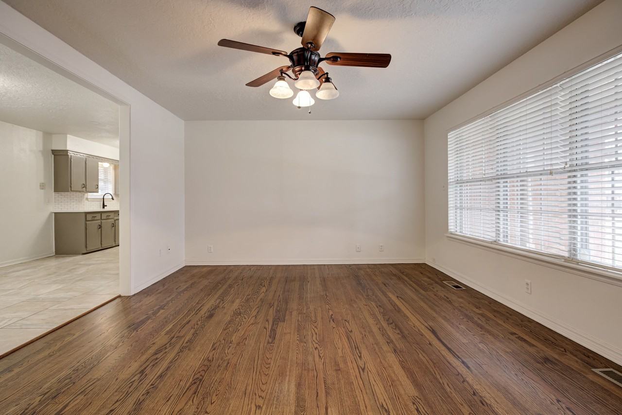 1318 Glenwood St #1 - Photo 3 of 13