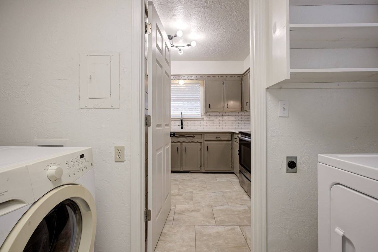 1318 Glenwood St #1 - Photo 6 of 13