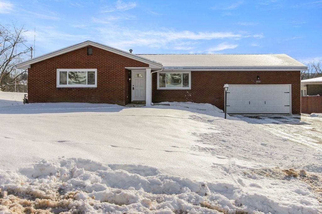 1020 Grove St #1 - Photo 2 of 31