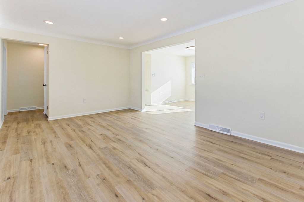 1020 Grove St #1 - Photo 6 of 31