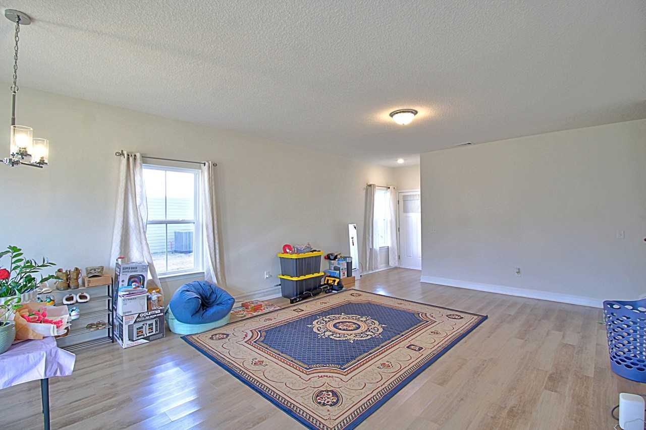 790 Grayson Ave #1 - Photo 4 of 27