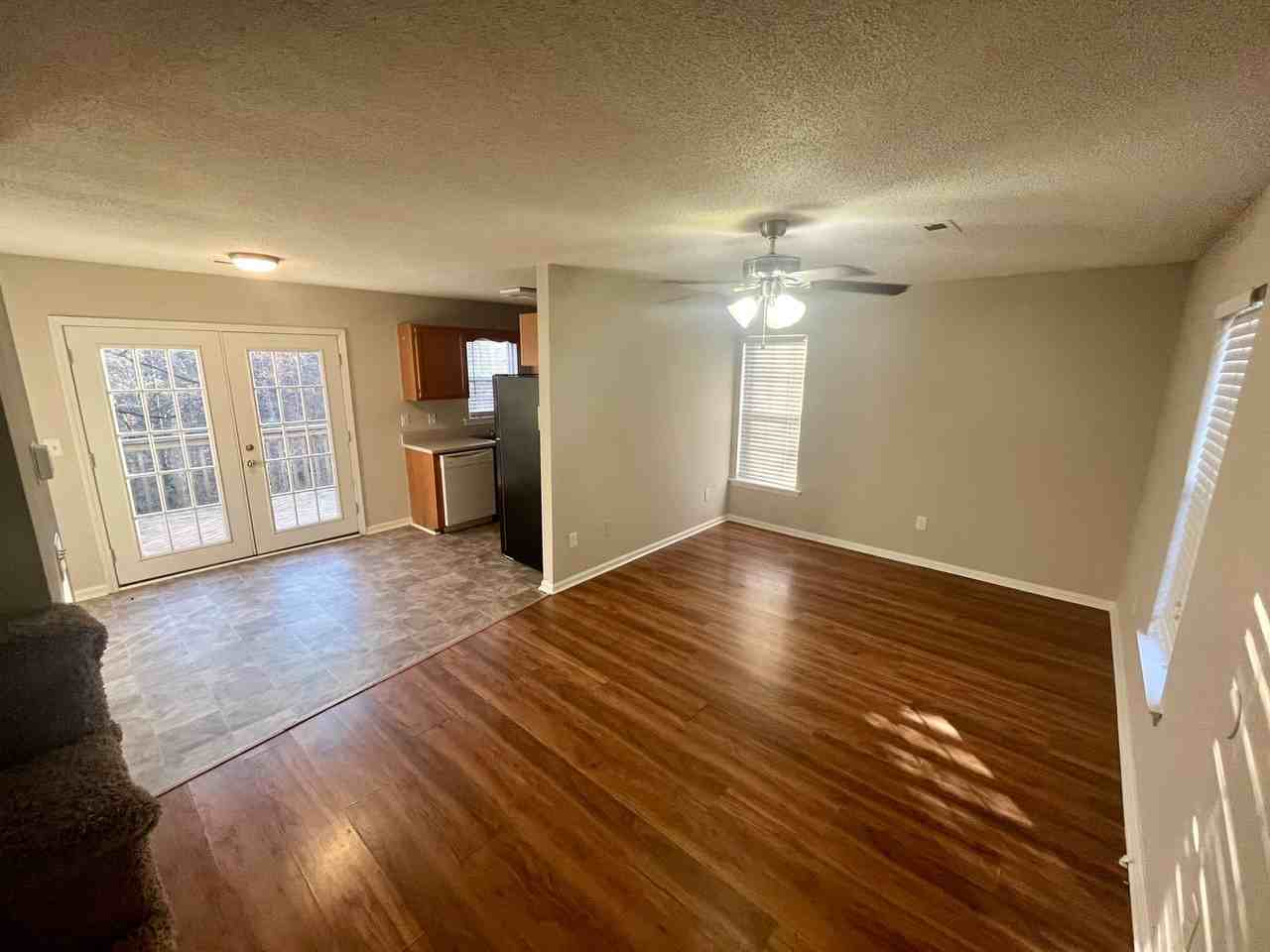 107 Franklin Dr - Photo 2 of 8