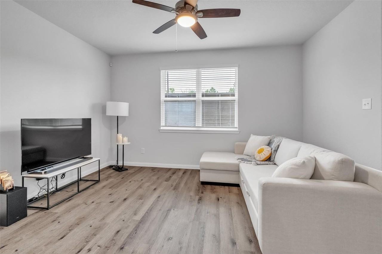 24902 Landolfi Dr - Photo 6 of 28