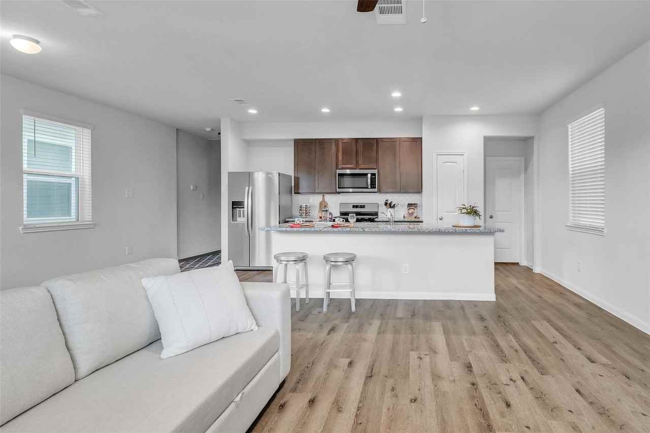 24902 Landolfi Dr - Photo 7 of 28