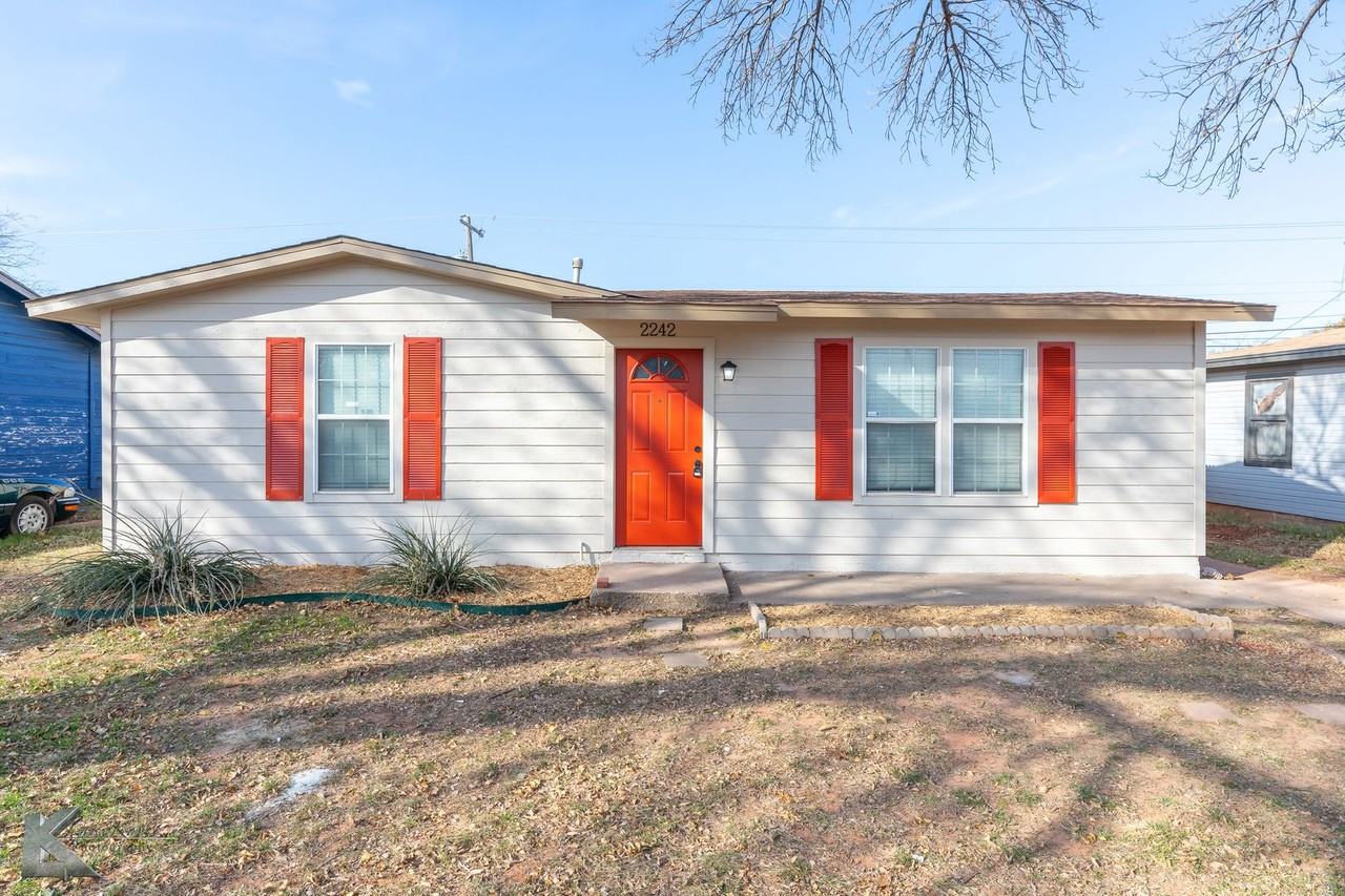 2242 Fannin St - Photo 4 of 24