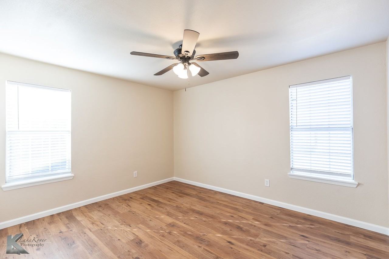 2242 Fannin St - Photo 5 of 24