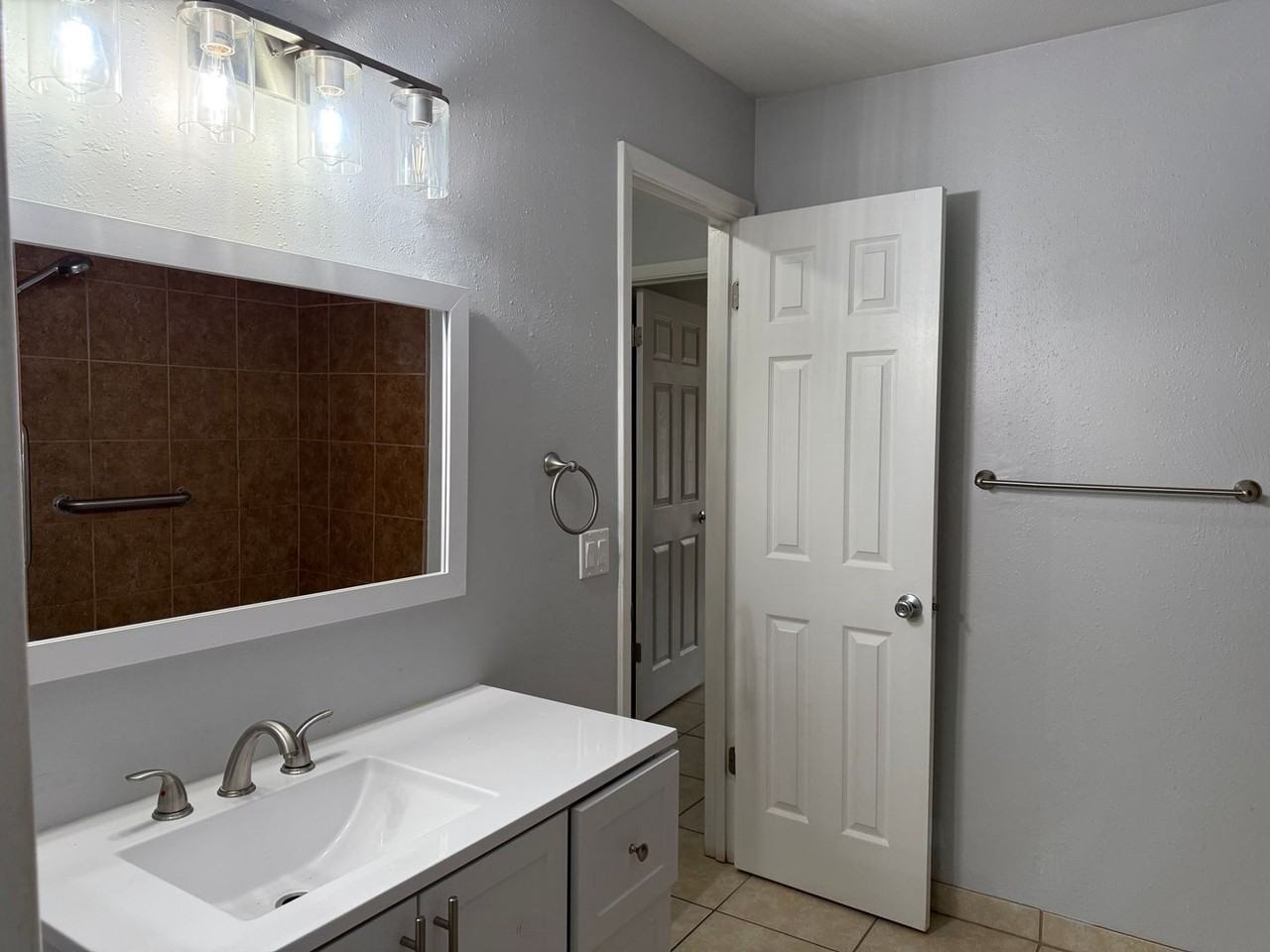 475 E Church Ave - Photo 5 of 18