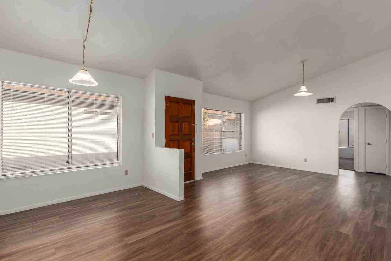 7331 W Paradise Dr - Photo 5 of 28