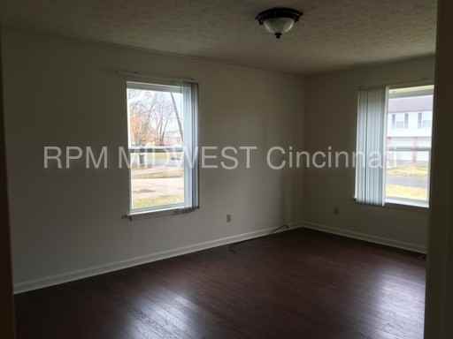 11117 Wood Ave - Photo 3 of 11