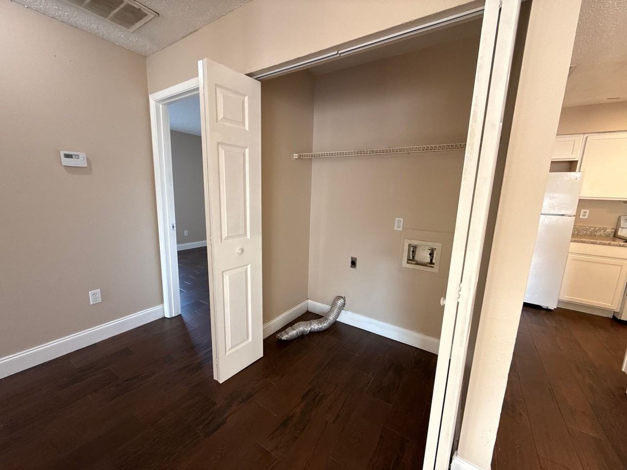 5445 *** Owner Selling*** 5445 SE 30th Place - Photo 5 of 11