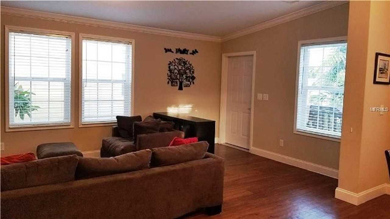 400 Avenue B - Photo 2 of 11