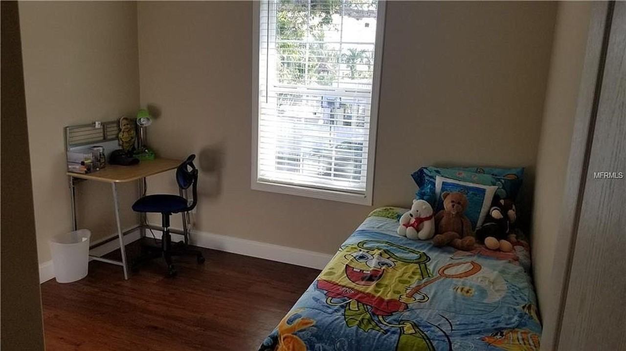 400 Avenue B - Photo 6 of 11